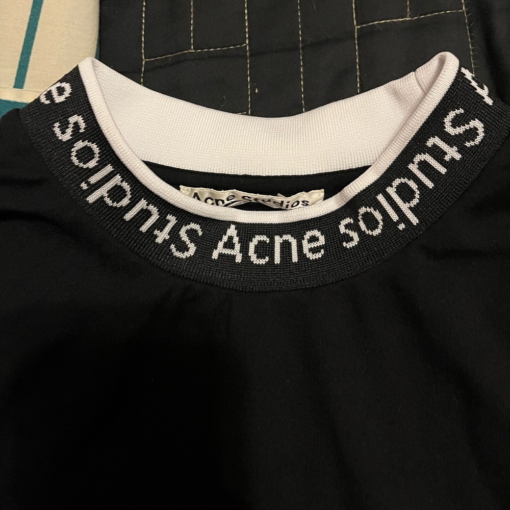 ACNE STUDIOS short sleeve stretch jersey t shirt SIZE MEDIUM. USED CONDITION